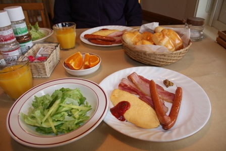 朝食