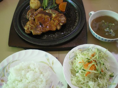 鶯(チキンステーキ)