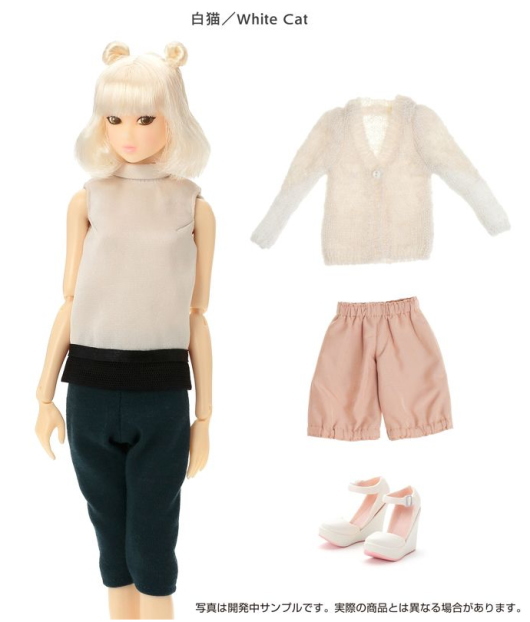 ccsmomoko12AW-WHcat01.jpg