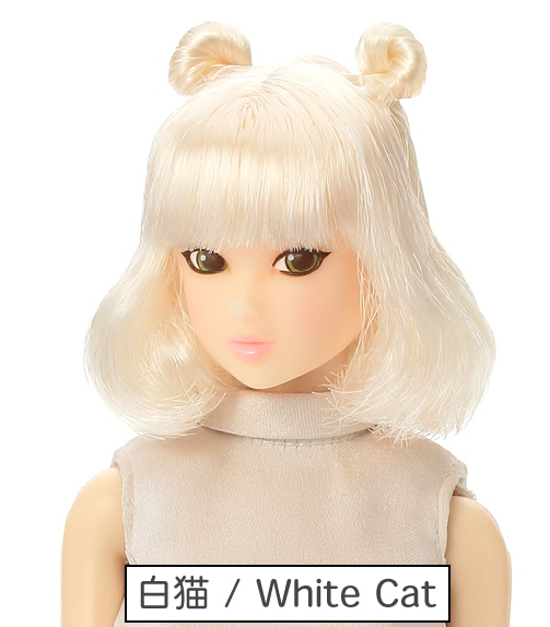 ccsmomoko12AW-WHcat06.jpg