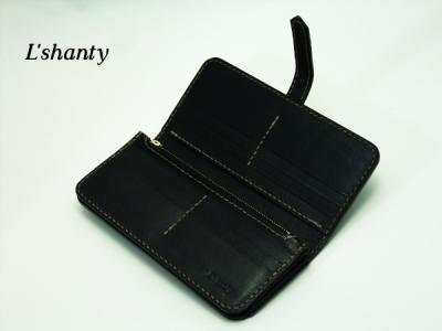 L'shanty ベルトタイプの長財布 開いたところ
