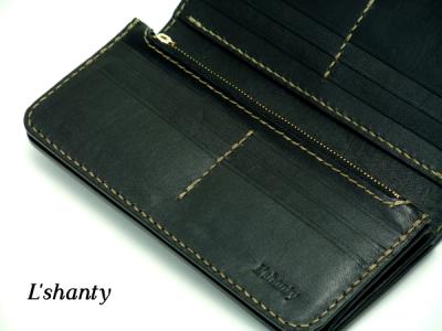 L'shanty ベルトタイプの長財布 カードポケットアップ