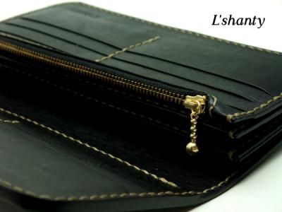 L'shanty ベルトタイプの長財布 ファスナー