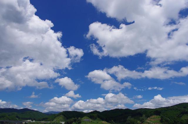 12綺麗な青空