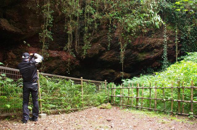 14笠山の火口にて