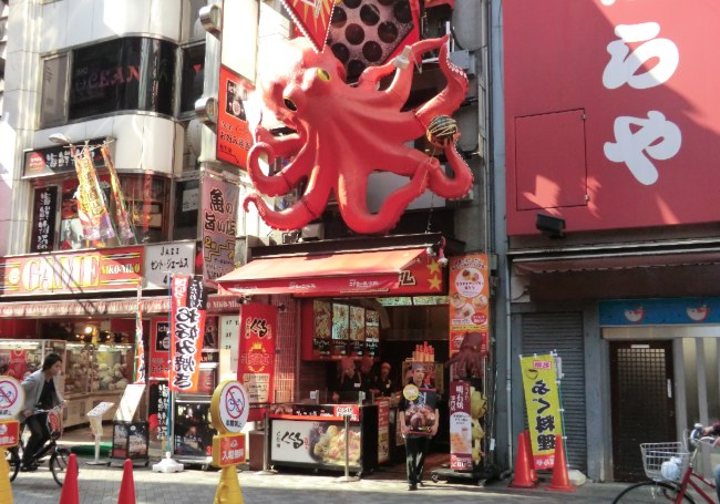 さすが、たこ焼きの看板の、タコがでかい 7