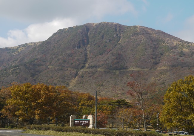 画像-13 三股山の、向かい側の山肌