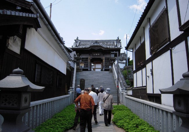 竹林山法音寺の入り口です、中を見学しました 10