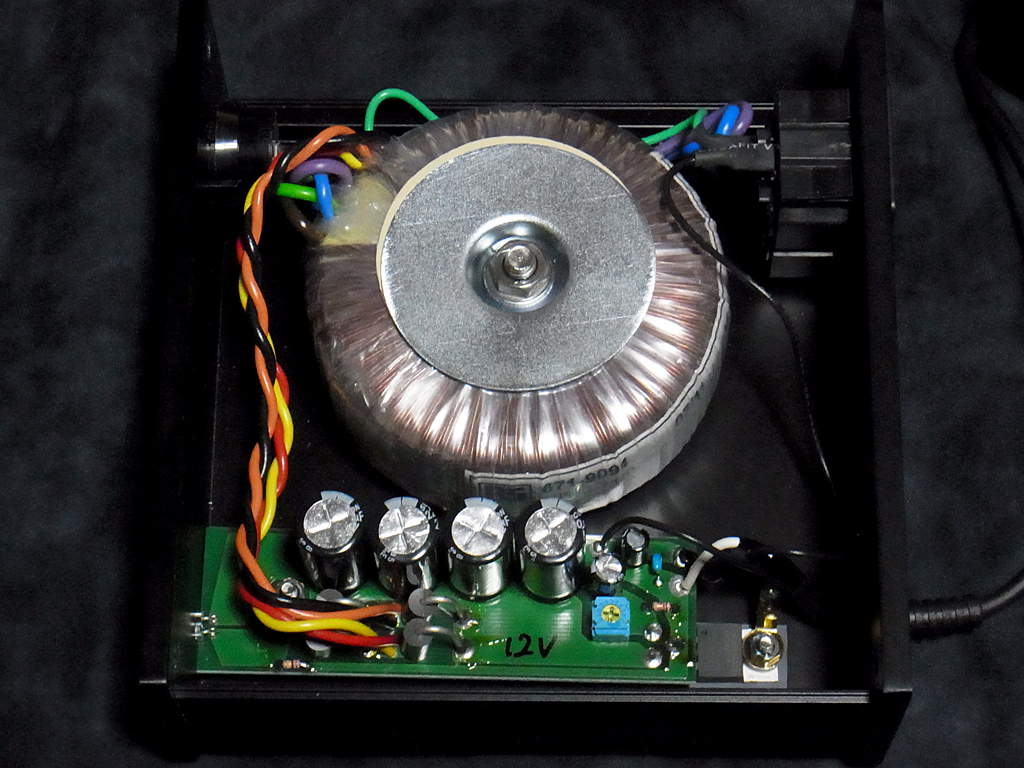 エーワイ電子(エルサウンド) 5V 4Aリニア電源 3出力 - オーディオ機器