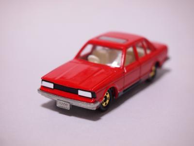 トミカ ブルーバードターボ フロント比較