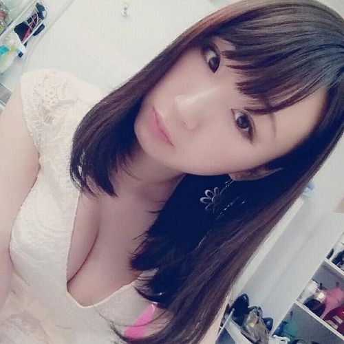 荒井華奈Gカップ巨乳おっぱい画像a03.jpg