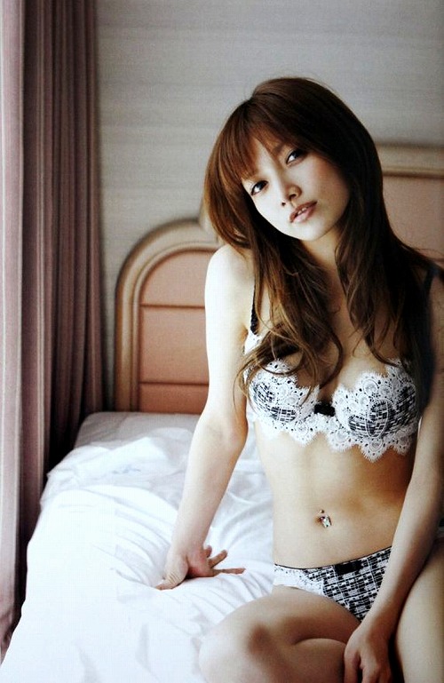 後藤真希セミヌード巨乳おっぱい画像2a05.jpg