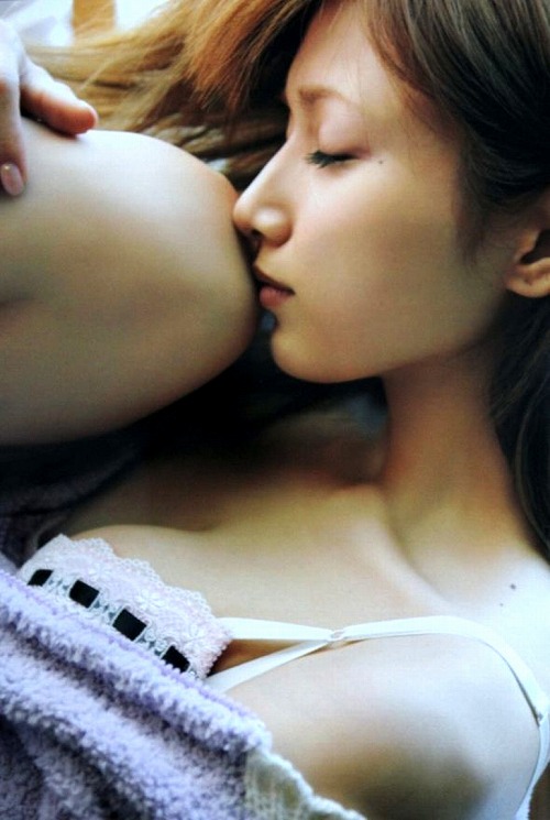 後藤真希セミヌード巨乳おっぱい画像2a08.jpg