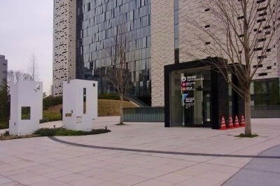 東新宿駅へ