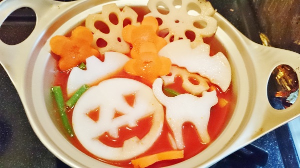 ハロウィンのトマトデコ鍋