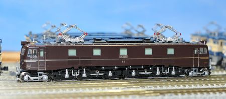 1-7EF5861_R.jpg
