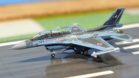 2-4F2A_R.jpg