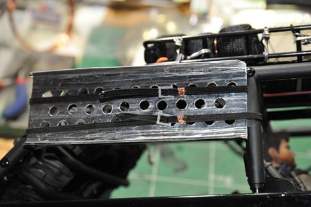 1-3ベルト車体固定_R