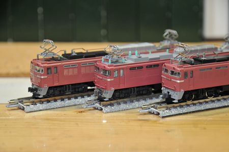 5-15EF81_R.jpg