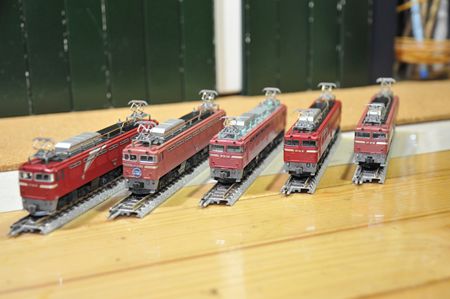 5-7EF81_R.jpg