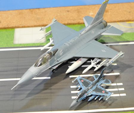 6-1F16_R.jpg