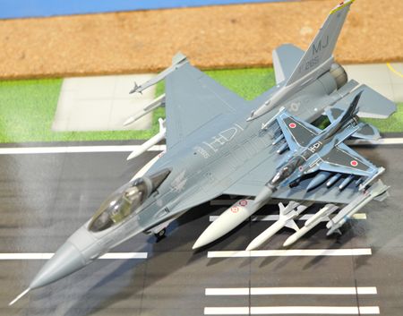 6-3F16_R.jpg