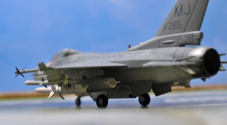 7-14F16_R.jpg