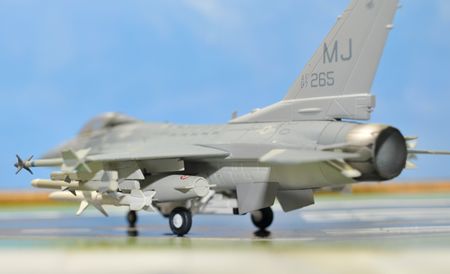 7-15F16_R.jpg