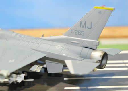 7-3F16_R.jpg