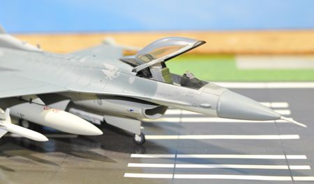 7-4F16_R.jpg
