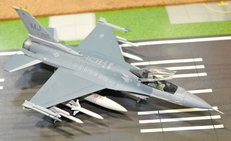 7-6F16_R.jpg