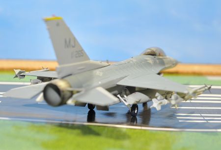 7-9F16_R.jpg
