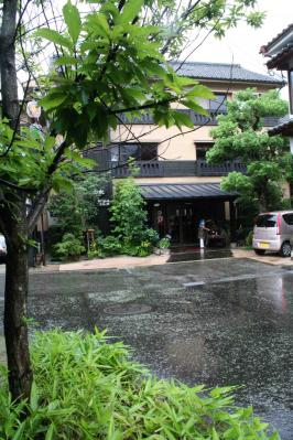 2012063011