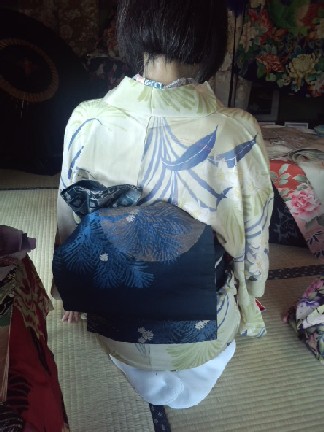 母後ろ姿CARHAJYI