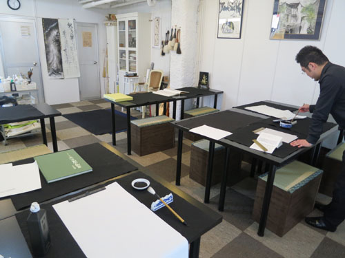 嵐酔水墨画書道教室にて。揮毫会風景
