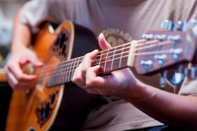 Ovation_1_2012_0908.jpg