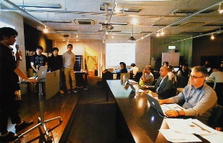 東京・銀座で毎月1回開かれるリクルートの
社内ベンチャー制度の審査会