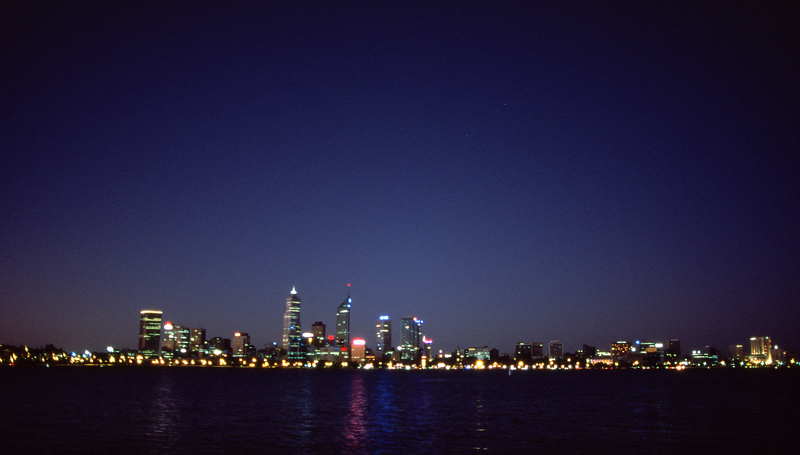 24パース夜景