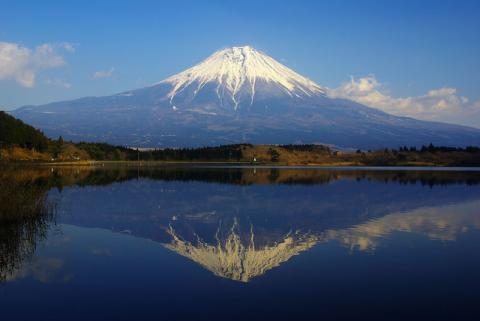 800px-070127_tanuki-fuji.jpg