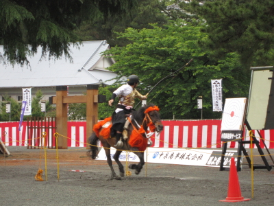 あやめまつりと小田原城馬上弓くらべ大会