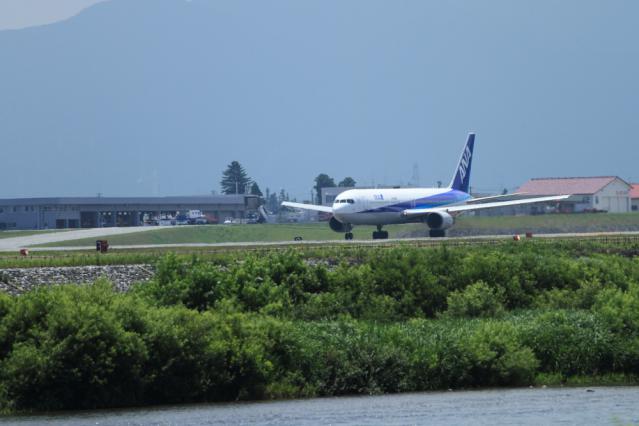 re120709富山空港_5