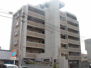 エンブレーマ西池
