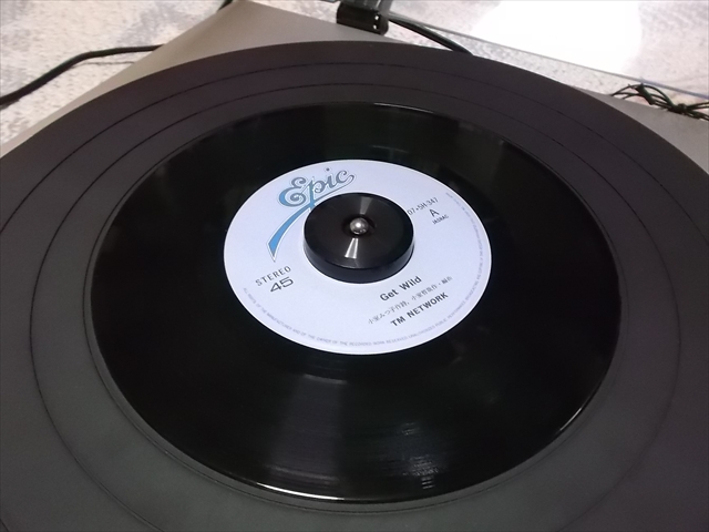 レコードをのせる