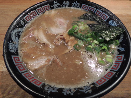 豚にぼラーメン(700円)