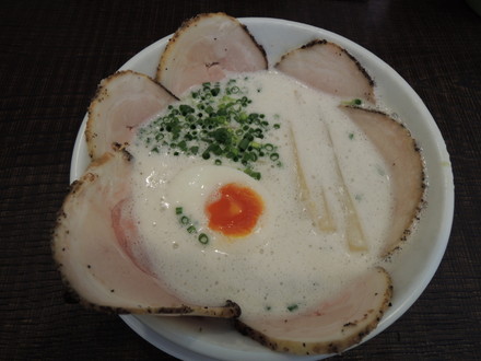 豚CHIKIしおチャーシューメン(900円)