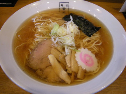 醤油らーめん(680円)