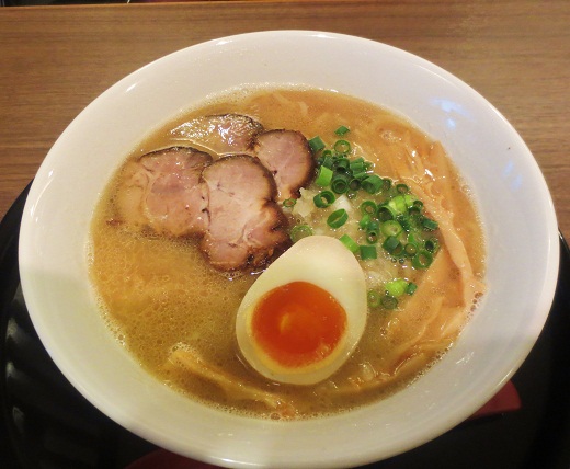 しょうゆラーメン・こくうま(¥650)
