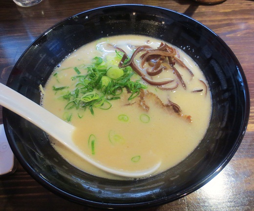 博多とんこつラーメン(¥580)