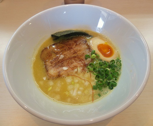 濃厚白湯らぁめん(¥750)