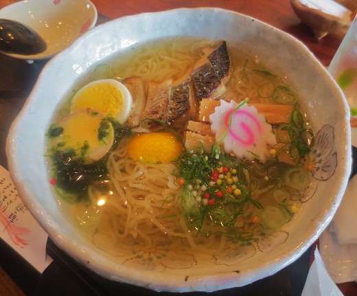 鰆の燻製 塩拉麺(¥850)